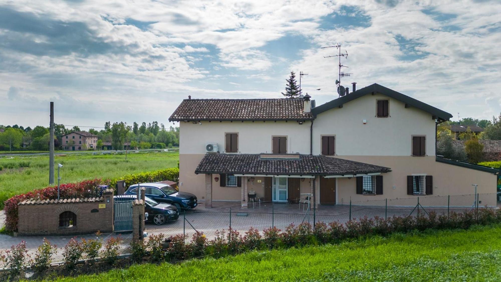 Due Maesta Home Reggio nell'Emilia Zewnętrze zdjęcie